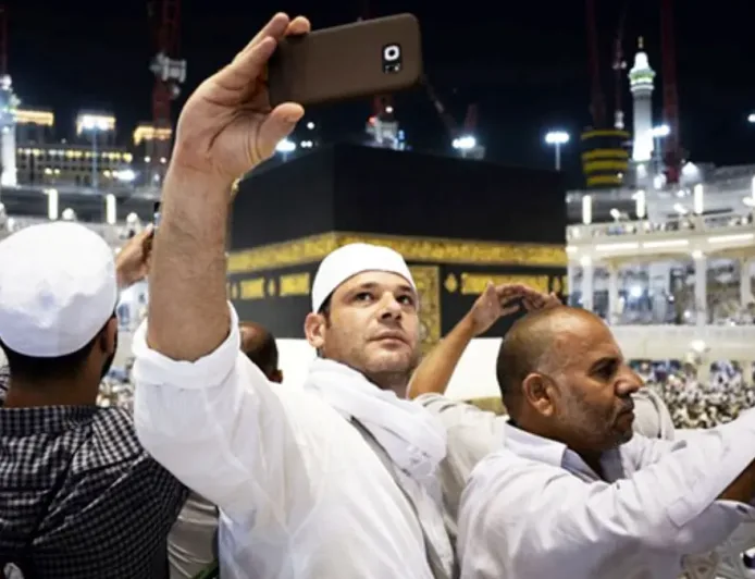 Bahaya Sum’ah: Mengapa Flexing Ibadah di Media Sosial Bisa Hapus Pahala