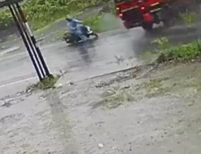 Kecelakaan Ambulans Pengantar Jenazah di Bangkalan, Pemotor Tewas di Tempat