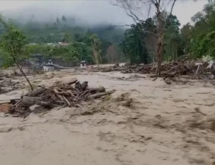 Banjir Bandang Kembali Landa Aceh Tengah, Dua Jembatan Darurat Ambruk