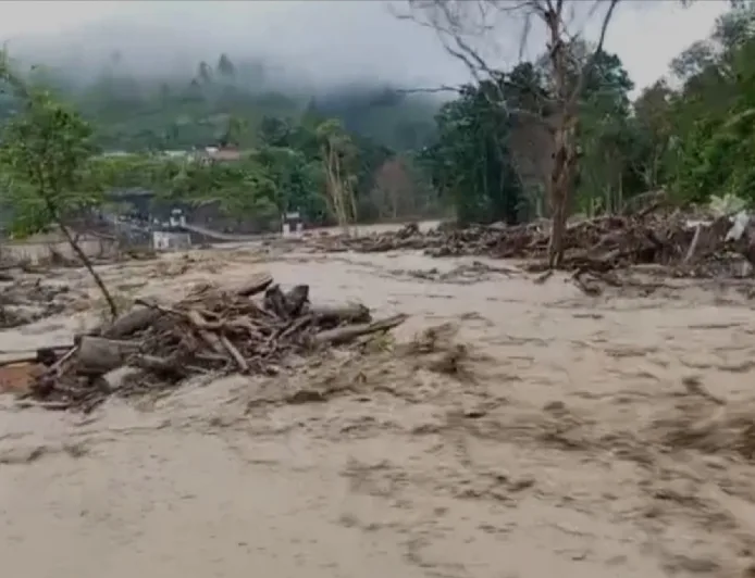 Aceh Tengah Kembali Dilanda Banjir Bandang, Dua Jembatan Darurat Ambruk