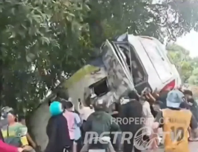 Bus Damri Sintang-Pontianak Terguling di Sanggau, 1 Tewas dan Puluhan Luka-luka