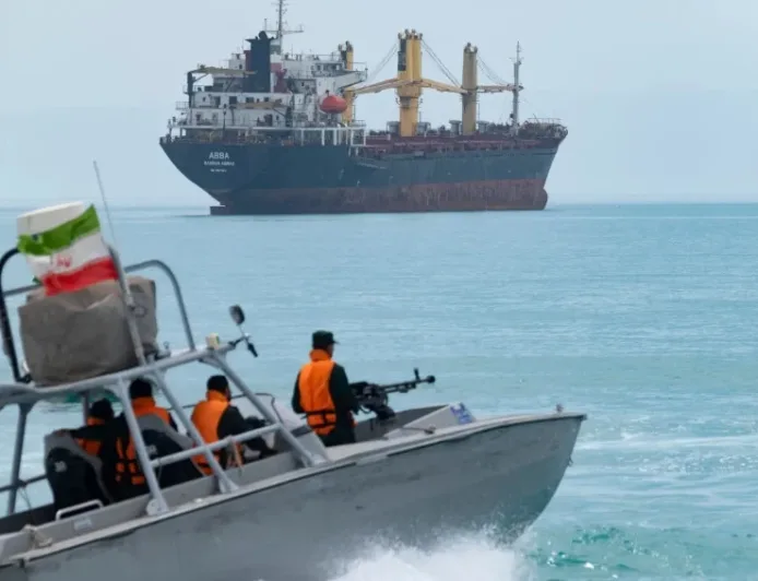 Pembukaan Kembali Selat Hormuz: Keuntungan Strategis bagi Negara-negara Arab