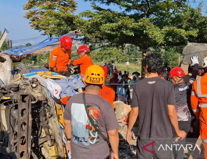 Kecelakaan Beruntun di Wonosobo: 1 Tewas, 3 Luka Berat Akibat Truk Hilang Kendali
