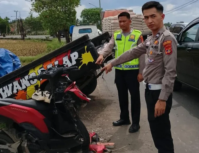 Kecelakaan Maut di Pringsewu: Pikap Oleng Tabrak Pemotor, 2 Tewas 1 Kritis