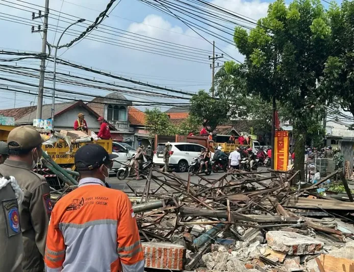 Penertiban Bangunan Liar di Driyorejo Gresik Picu Banjir Musiman
