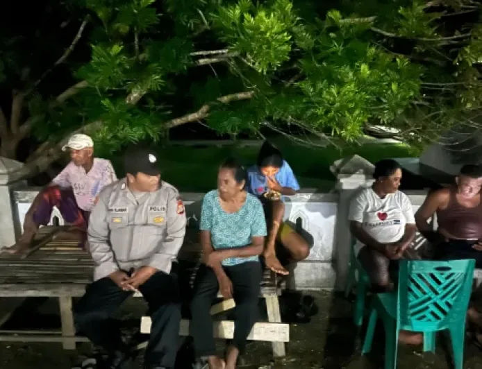 Polsek Kei Kecil Barat Sambangi Warga untuk Cegah Tindak Kriminal di Desa Ohoira