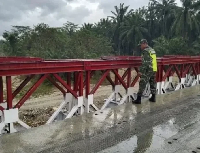 Babinsa Kodim 0103/Aut Perkuat Patroli Infrastruktur Pasca Banjir di Aceh Utara