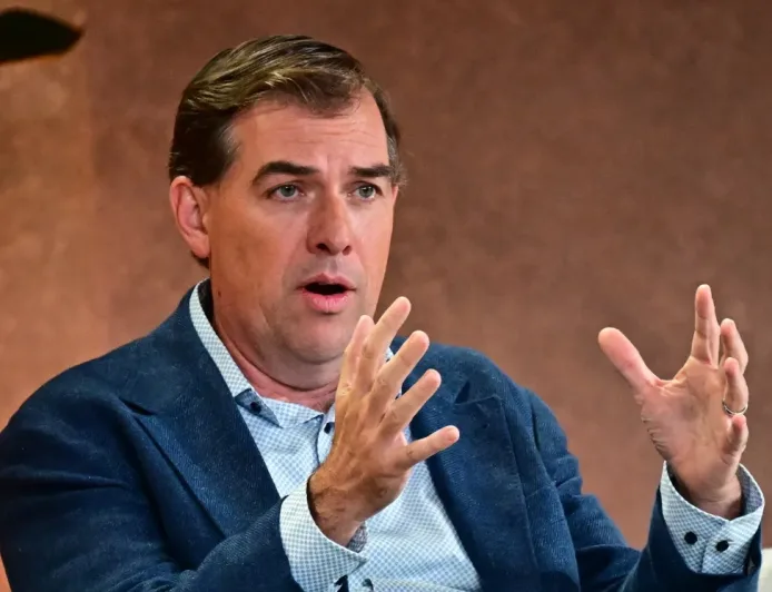 Bos AWS Jelaskan Alasan Investasi Miliaran di Anthropic dan OpenAI Bukan Konflik Masalah