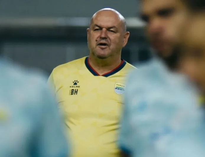 Julio Cesar Absen Lawan Bali United, Bojan Hodak Yakin Persib Tetap Kuat