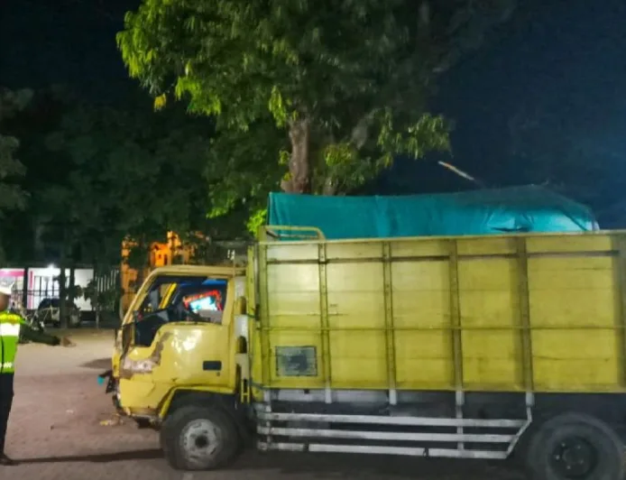 Polres Situbondo Pindahkan Barang Bukti Kecelakaan dari Bahu Jalan ke Area Aman