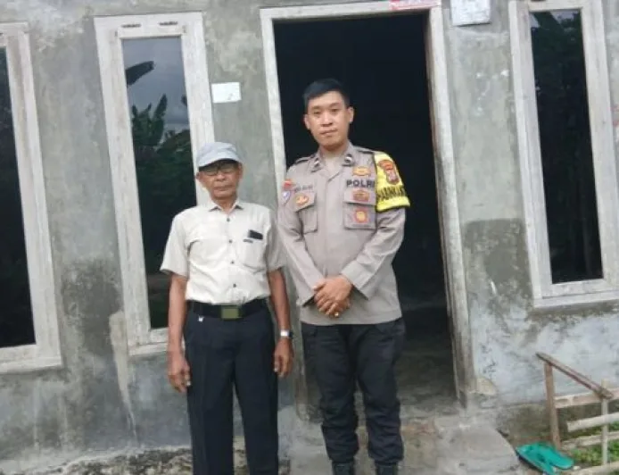 Bhabinkamtibmas Polsek Sidomulyo Sambang Danton Linmas Pererat Silaturahmi Desa Sukamarga