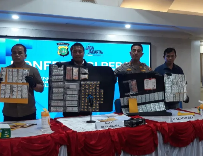 Kriminal di Jakarta: Penangkapan Obat Keras Ilegal & Kasus Pelecehan Siswi SMP
