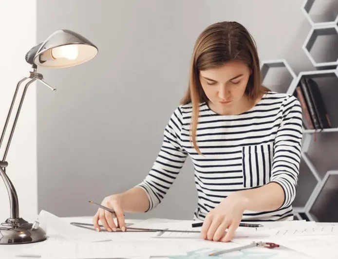 5 Cara Berpikir Tenang ala Stoikisme Saat Kerjaan Menumpuk yang Efektif