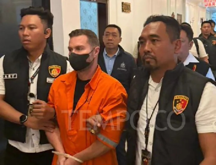 Bos Kriminal Steven Lyons Dideportasi dari Bali ke Belanda, Polisi Kawal Ketat