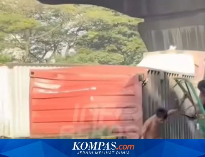 Truk Kecelakaan Beruntun di Tol Jakarta–Cikampek, 3 Kendaraan Rusak Parah