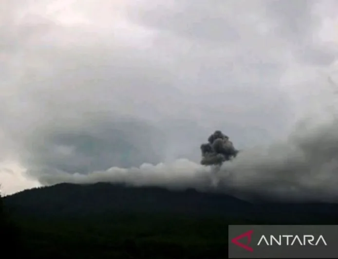 Gunung Lewotobi Laki-Laki Meletus Lagi, Waspadai Bahaya Banjir Lahar di Flores Timur