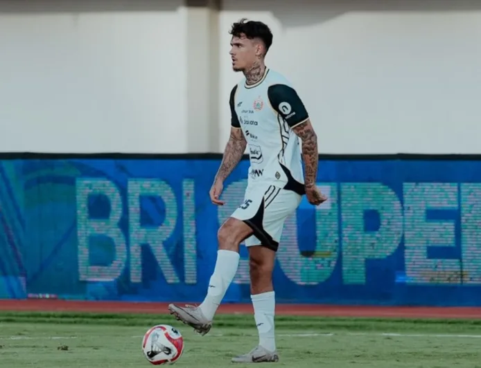 Shayne Pattynama Dikritik, Pelatih Persija Jakarta Bela Keras Pemain Naturalisasi Ini