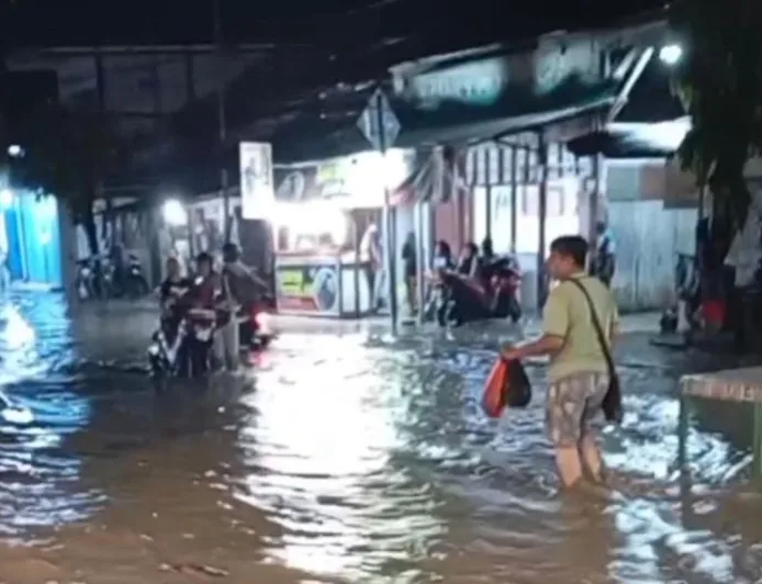 Banjir Cepu Blora Rendam Ratusan Rumah, Satu Warga Tersetrum Meninggal