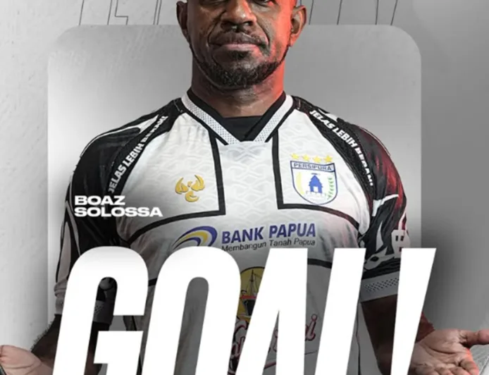 Boaz Solossa Cetak Gol ke-100 di Usia 40 Tahun, Legenda Persipura Jayapura