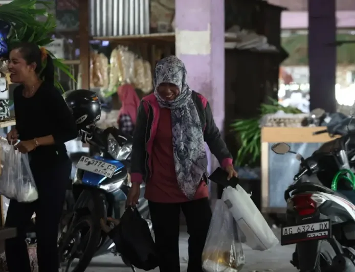 Harga Plastik Melambung: Momentum Diet Plastik yang Minim Pengawasan