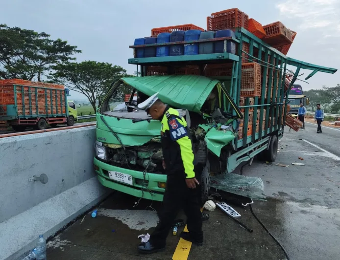 Tabrakan Beruntun 4 Kendaraan di Tol Solo–Kertosono Sebabkan Luka Ringan