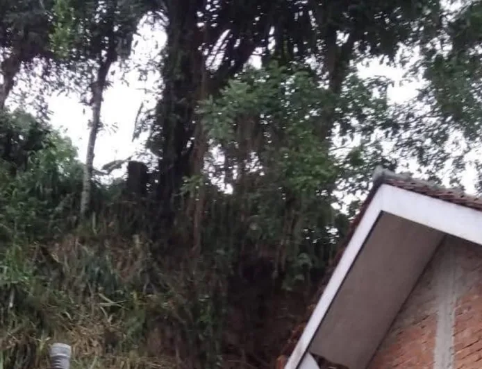 Longsor Tebing 7 Meter di Sukabumi Rusak Rumah, Satu Warga Luka-Luka