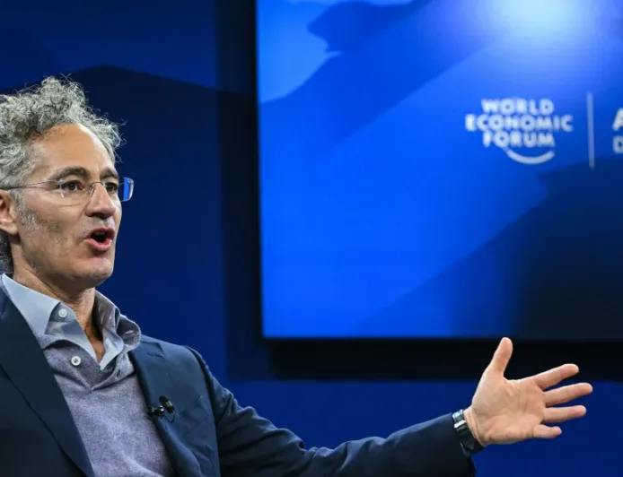 CEO Palantir: AI Akan Menghancurkan Pekerjaan Humaniora tapi Pelatihan Vokasi Tetap Dibutuhkan