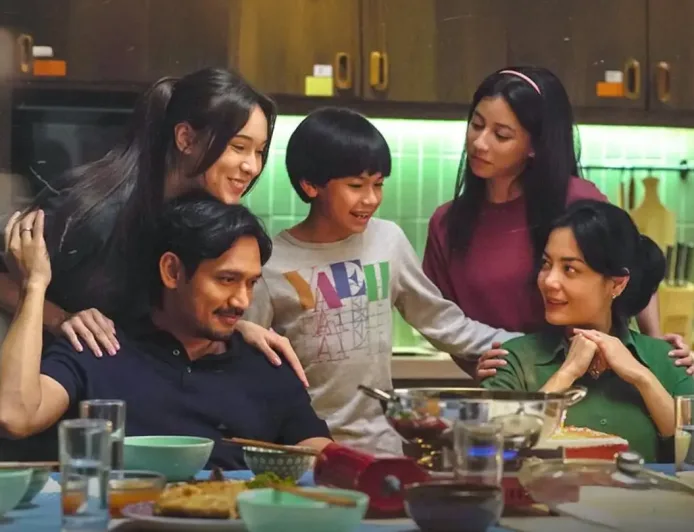 Sinopsis dan Daftar Pemain Film Yang Lain Boleh Hilang Asal Kau Jangan Lengkap