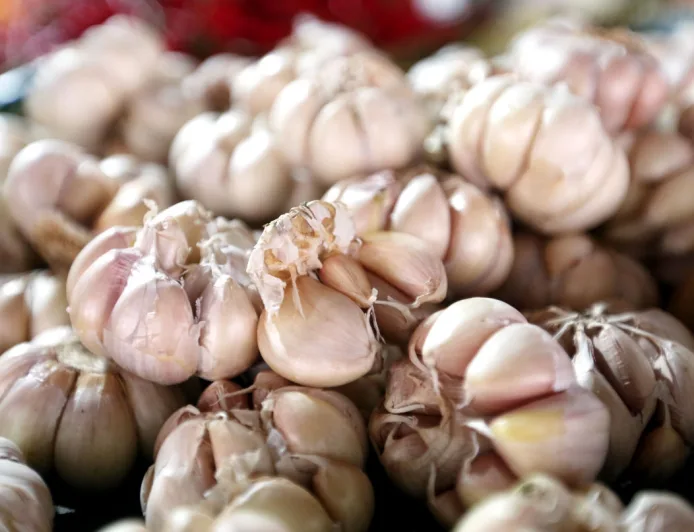 4 Bahaya Makan Bawang Putih Berlebihan yang Wajib Diketahui, Ini Risiko untuk Penderita Penyakit