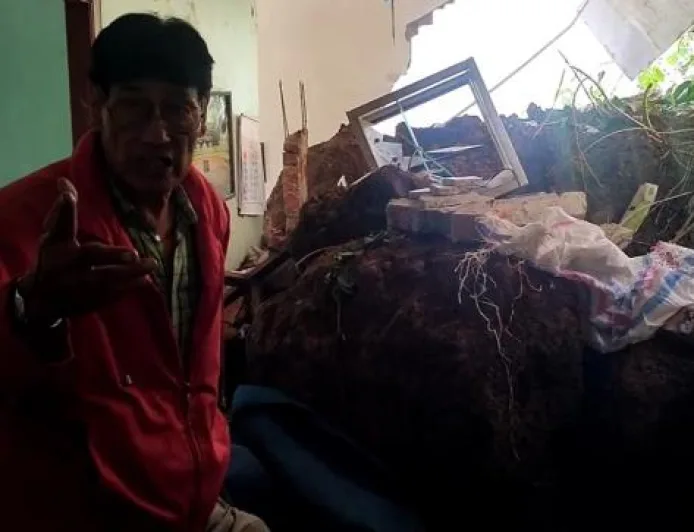 Tebing 7 Meter Longsor di Sukabumi Terjang Rumah, Penghuni Nyaris Terkubur