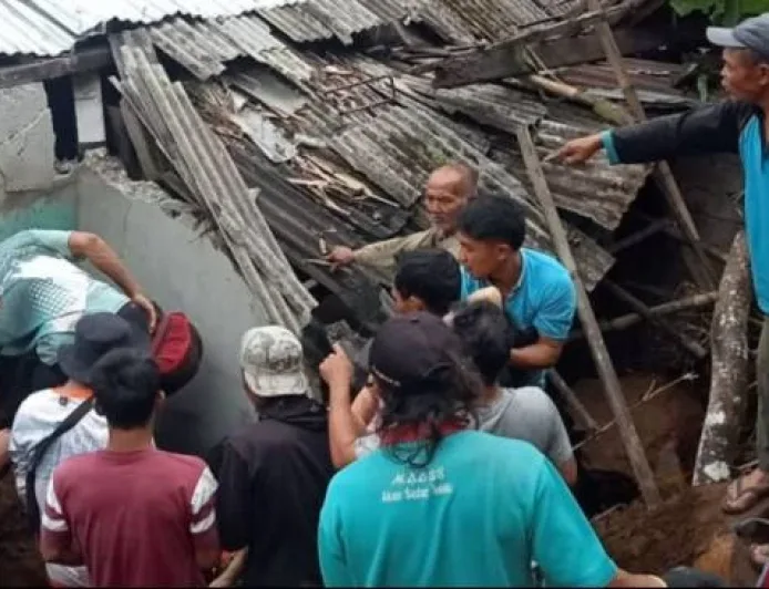 Longsor di Purbalingga Sangkanayu: 1 Meninggal dan 1 Luka-luka, Evakuasi Cepat Dilakukan