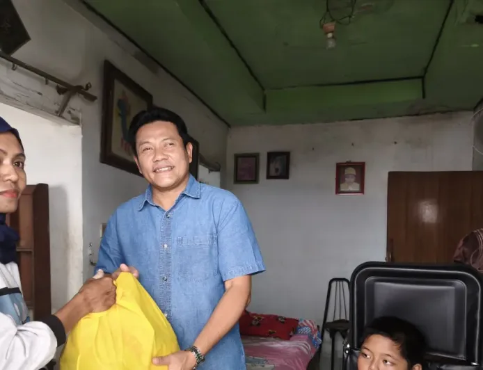 Bupati Sidoarjo Sidak RTLH dan Salurkan Bantuan Sosial di Kecamatan Taman