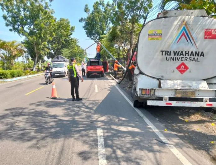 Kecelakaan Truk Tangki TWU di Bojonegoro Diduga Karena Sopir Hilang Kendali