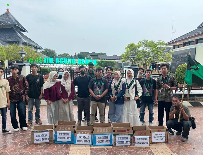 HMI Sultan Fatah Demak Galang Donasi untuk Korban Banjir Tanggul Jebol di Demak