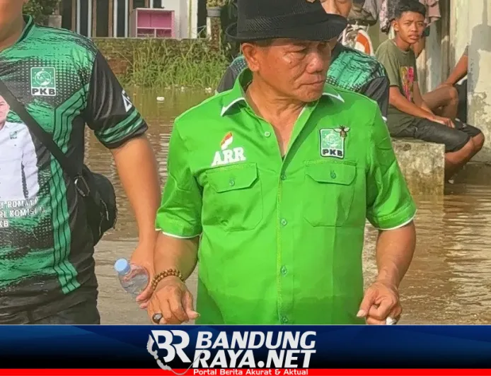 Bang Romy Turun ke Lokasi Banjir Bojongsoang, Salurkan Bantuan Langsung ke Warga Terdampak