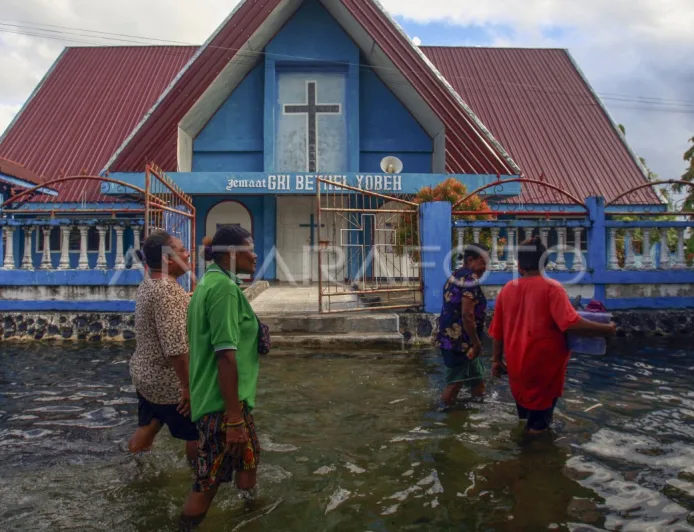 Banjir Akibat Luapan Danau Sentani Melumpuhkan Sentani Jayapura Selama Dua Pekan
