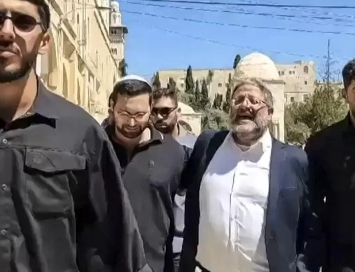 Menteri Israel Klaim Miliki Masjid Al Aqsa dan Serbu Kompleks Yerusalem