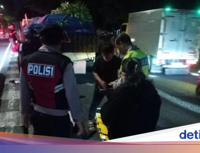 Kecelakaan Truk vs Motor di Pasar Minggu Jaksel, Pemotor Tewas di Tempat