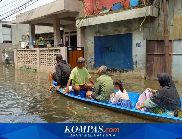 Banjir Bojongsoang Bandung: 1 Rumah Roboh dan Ratusan Warga Antre Perahu