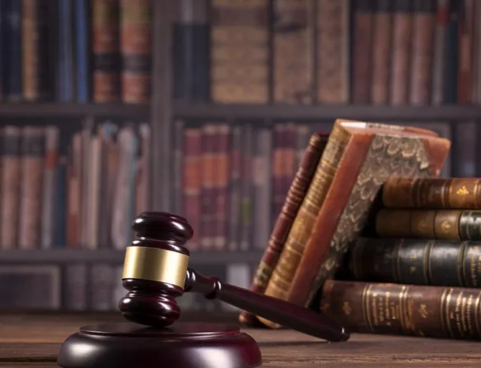 5 Ciri-ciri Orang yang Cocok Masuk Kuliah Jurusan Hukum yang Perlu Kamu Tahu