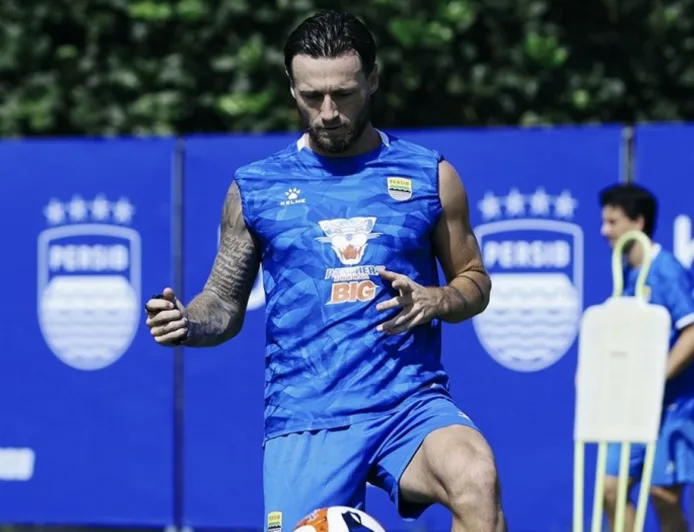Pesan Marc Klok kepada Bobotoh: Persib Bandung Siap Berjuang Sampai Akhir Musim