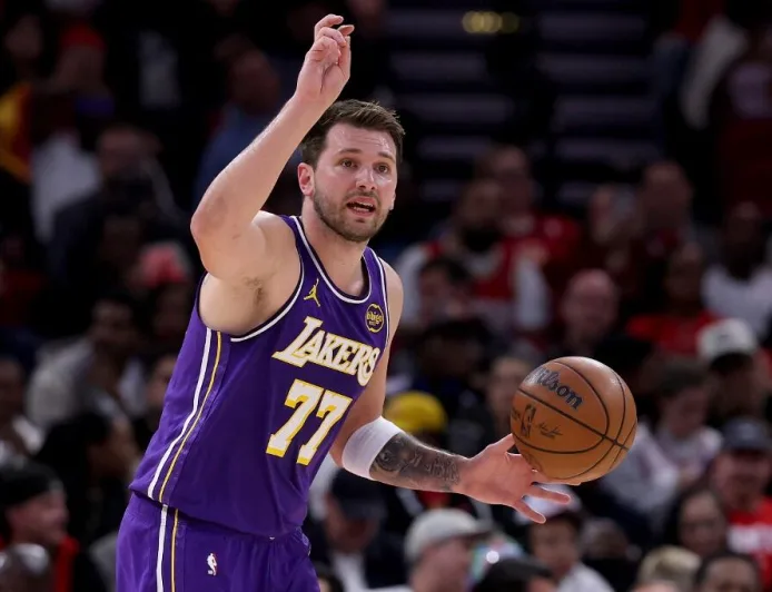 Luka Doncic Kembali dari Eropa, Lakers Masih Tanpa Dia Seminggu Lagi