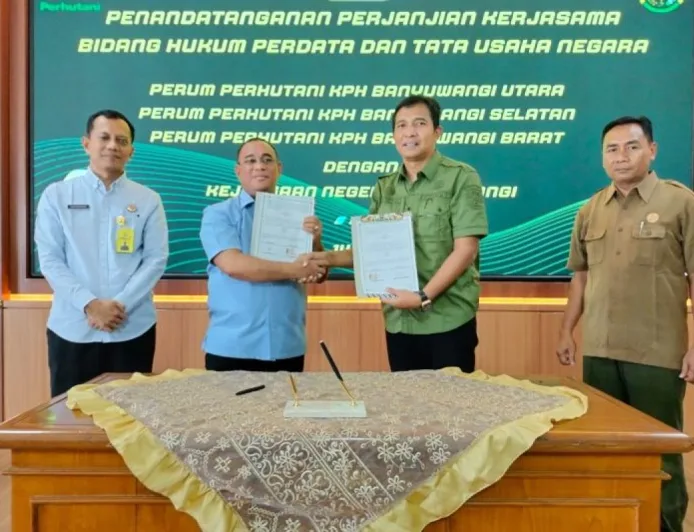 Kejari Banyuwangi dan KPH Tandatangani MoU Penanganan Hukum Pengelolaan Hutan