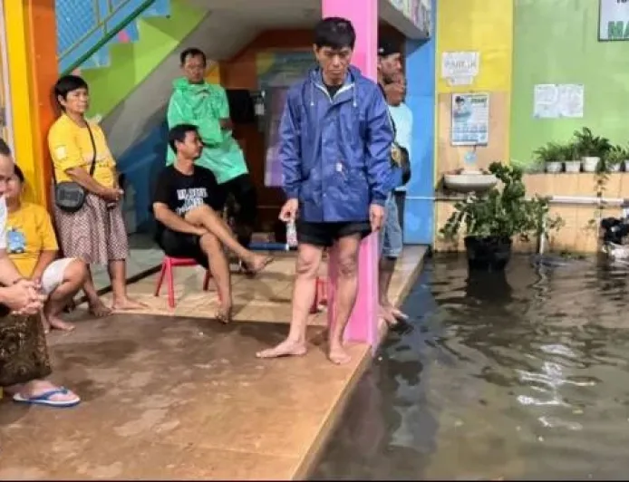 Banjir Solo-Sukoharjo Terjang Ratusan KK, Wali Kota Respati Ardi Langsung Turun Tangan