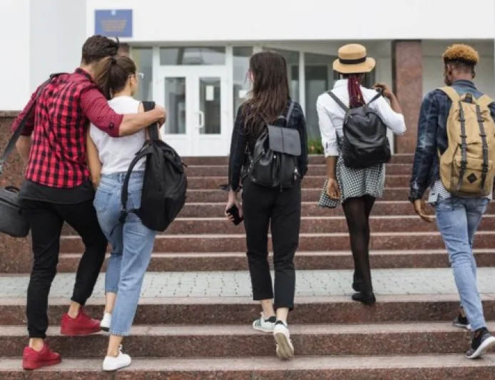 Survei Terbaru: 47% Mahasiswa AS Pertimbangkan Ganti Jurusan Karena Kekhawatiran AI