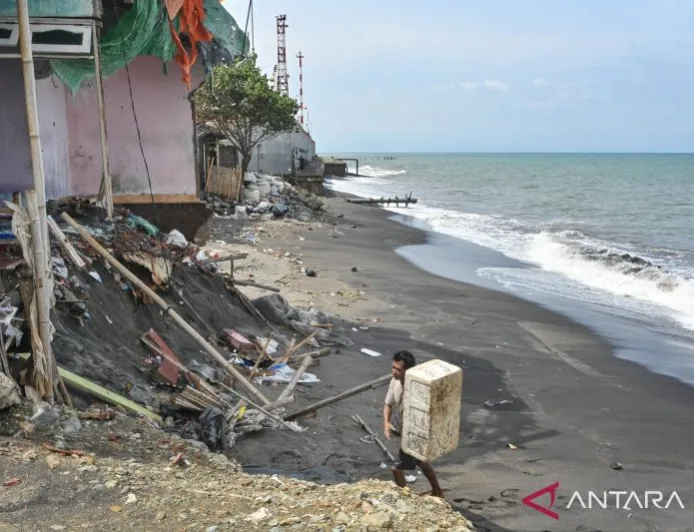Banjir Rob di NTB: Air Laut Naik hingga Dua Meter, Waspada 15-24 April 2026