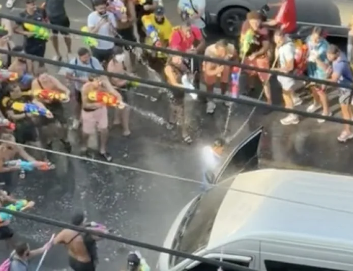 Turis Aniaya Sopir Saat Perang Air Songkran di Thailand, 7 Ditangkap Polisi
