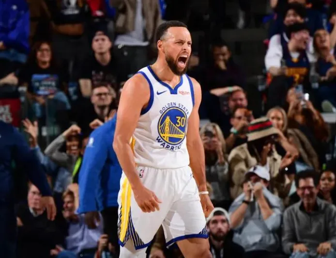 Warriors Tembus Playoff Setelah Kalahkan Clippers, Hadapi Suns di Perebutan Peringkat 8