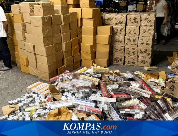 936.000 Batang Rokok Ilegal Terungkap dari Kecelakaan Mobil Boks di Sampang