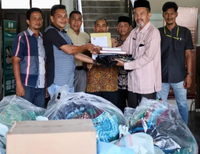 Kemendagri Salurkan Bantuan Perlengkapan Ibadah untuk Korban Banjir Aceh Barat